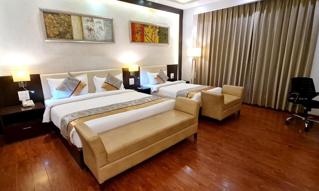 Bravura Gold Resort Meerut Eksteriør bilde