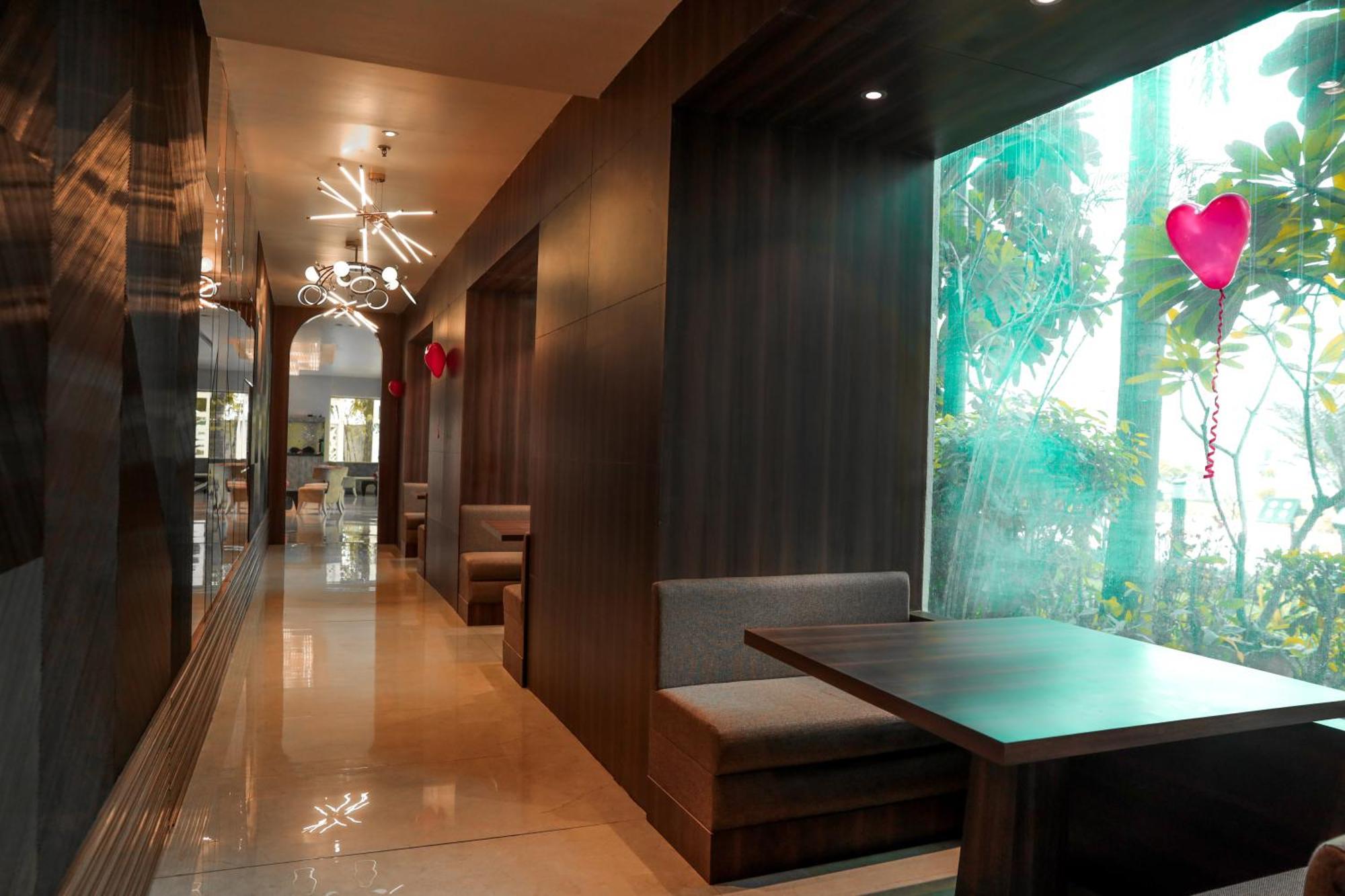Bravura Gold Resort Meerut Eksteriør bilde