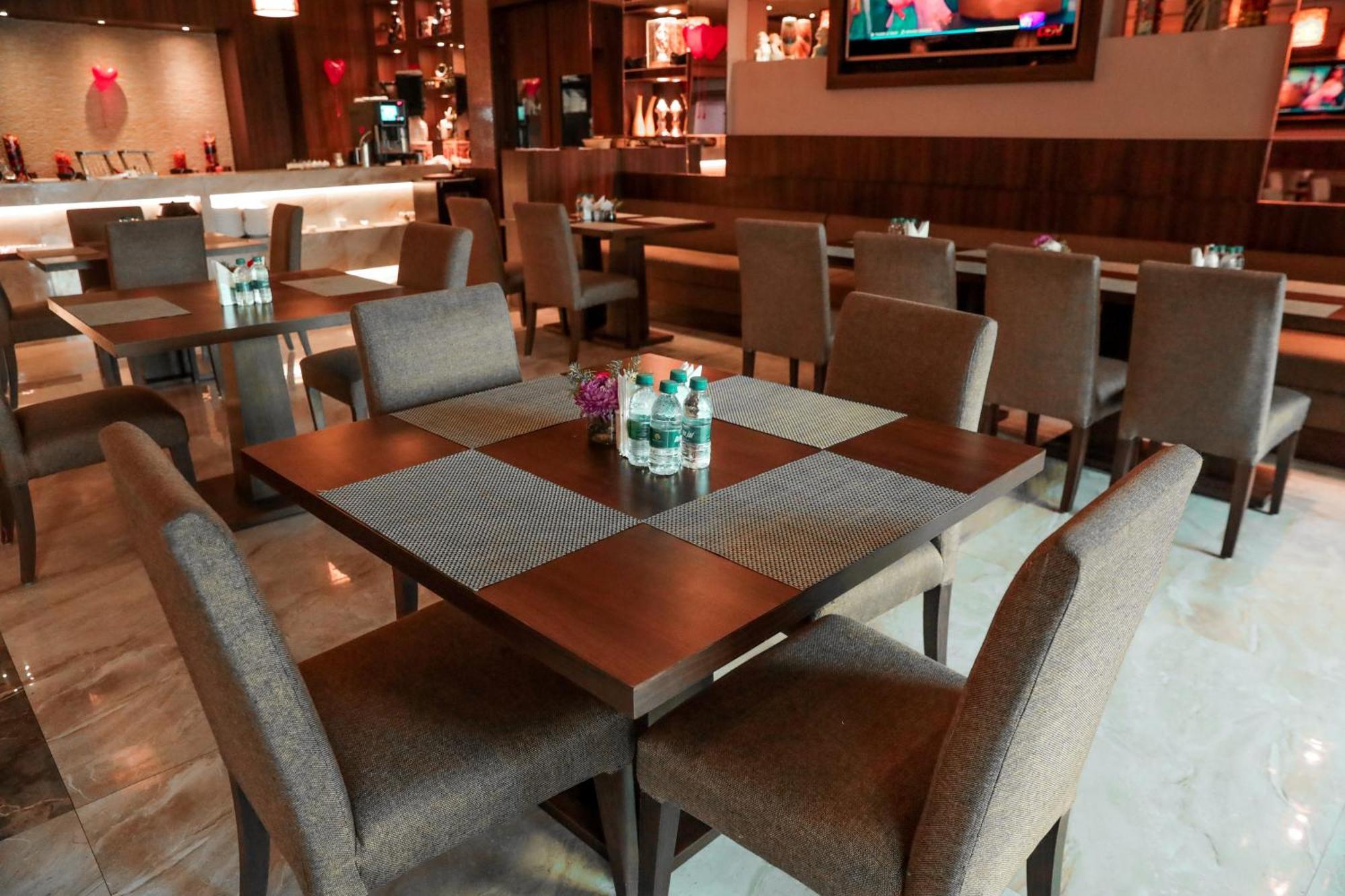 Bravura Gold Resort Meerut Eksteriør bilde